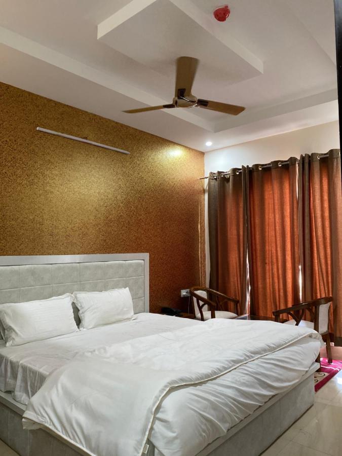 S.R Plaza Hotell Khurja Eksteriør bilde