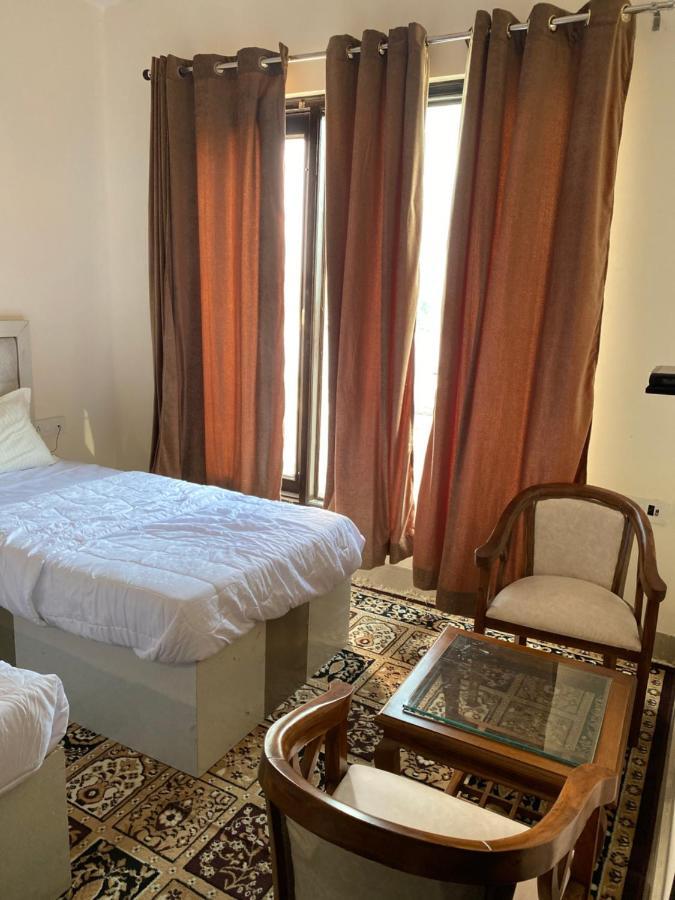 S.R Plaza Hotell Khurja Eksteriør bilde